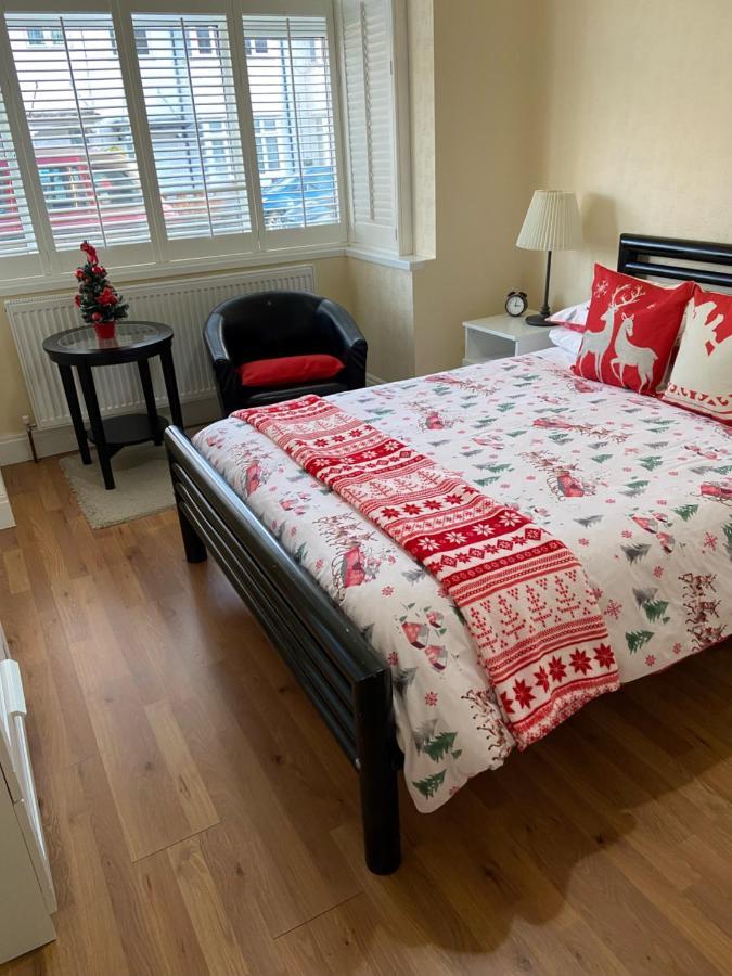 Streatham Common Bed & Breakfast ลอนดอน ภายนอก รูปภาพ