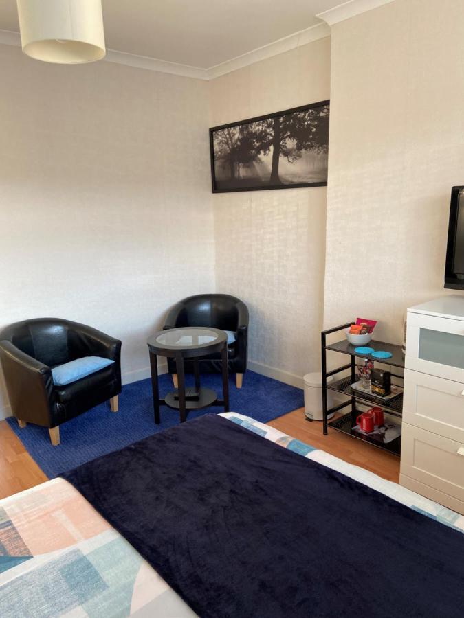 Streatham Common Bed & Breakfast ลอนดอน ภายนอก รูปภาพ